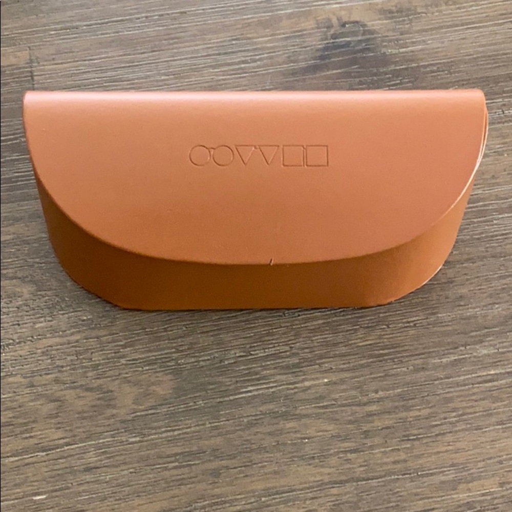 Oliver People’s sunglass case